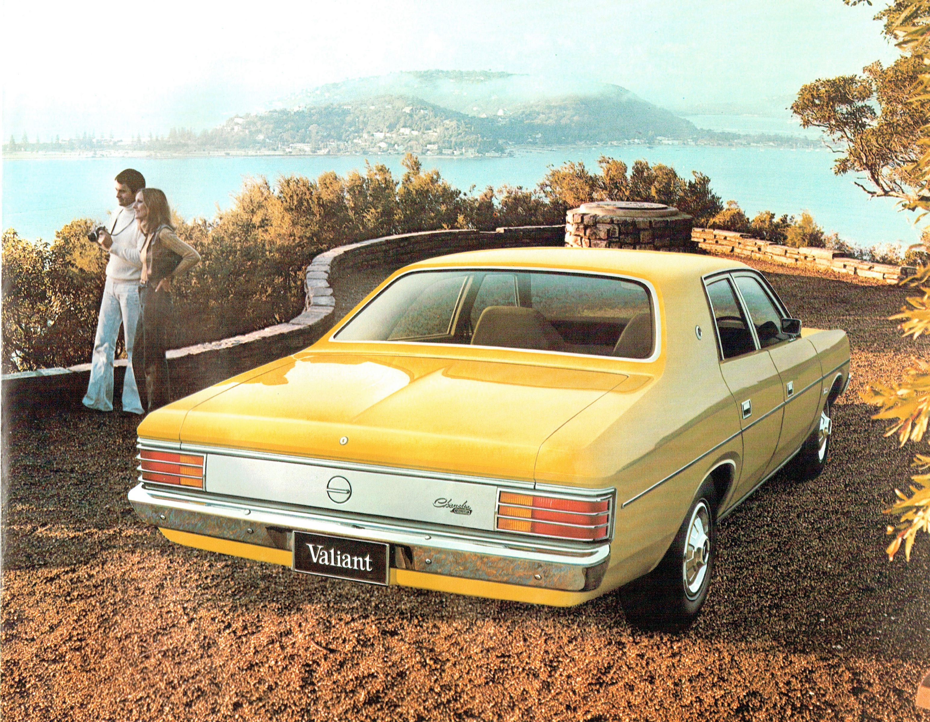 1976_Chrysler_CL_Valiant_Sedan-02