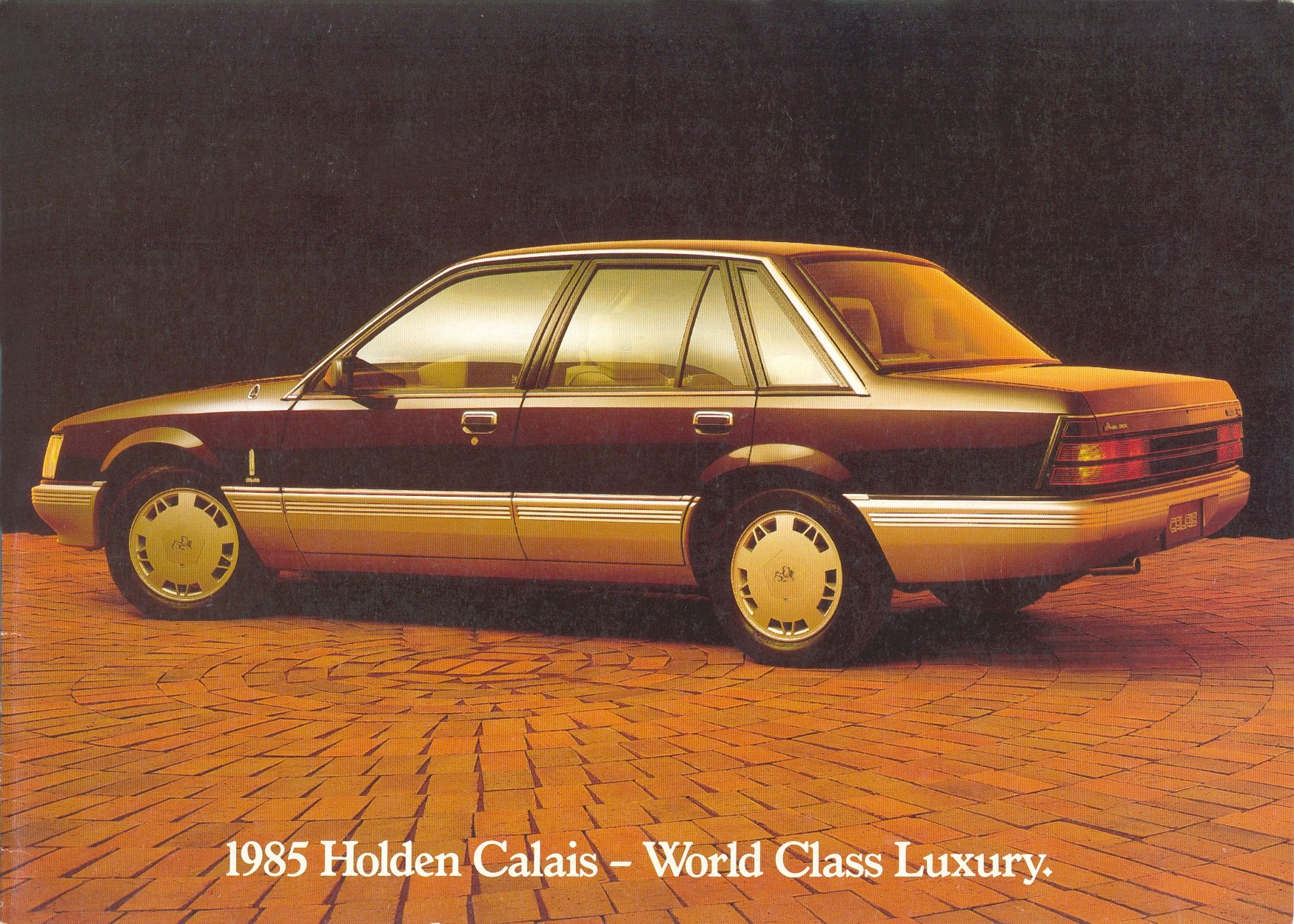 1985_Holden_Commodore_Calais-01