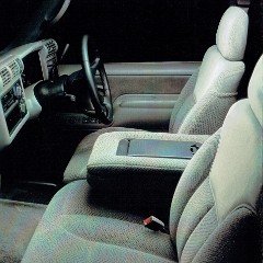 1998_Holden_Suburban_V8-19