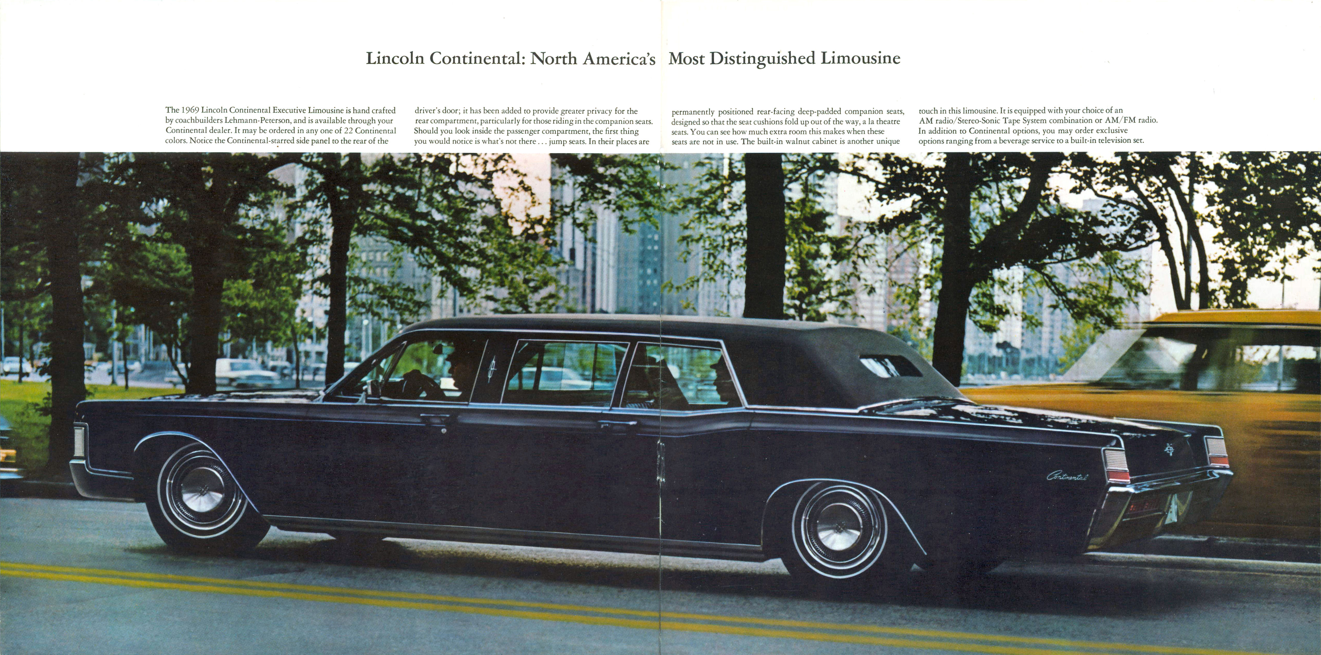 1969_Lincoln_Continental__Mk_III_Cdn-16-17