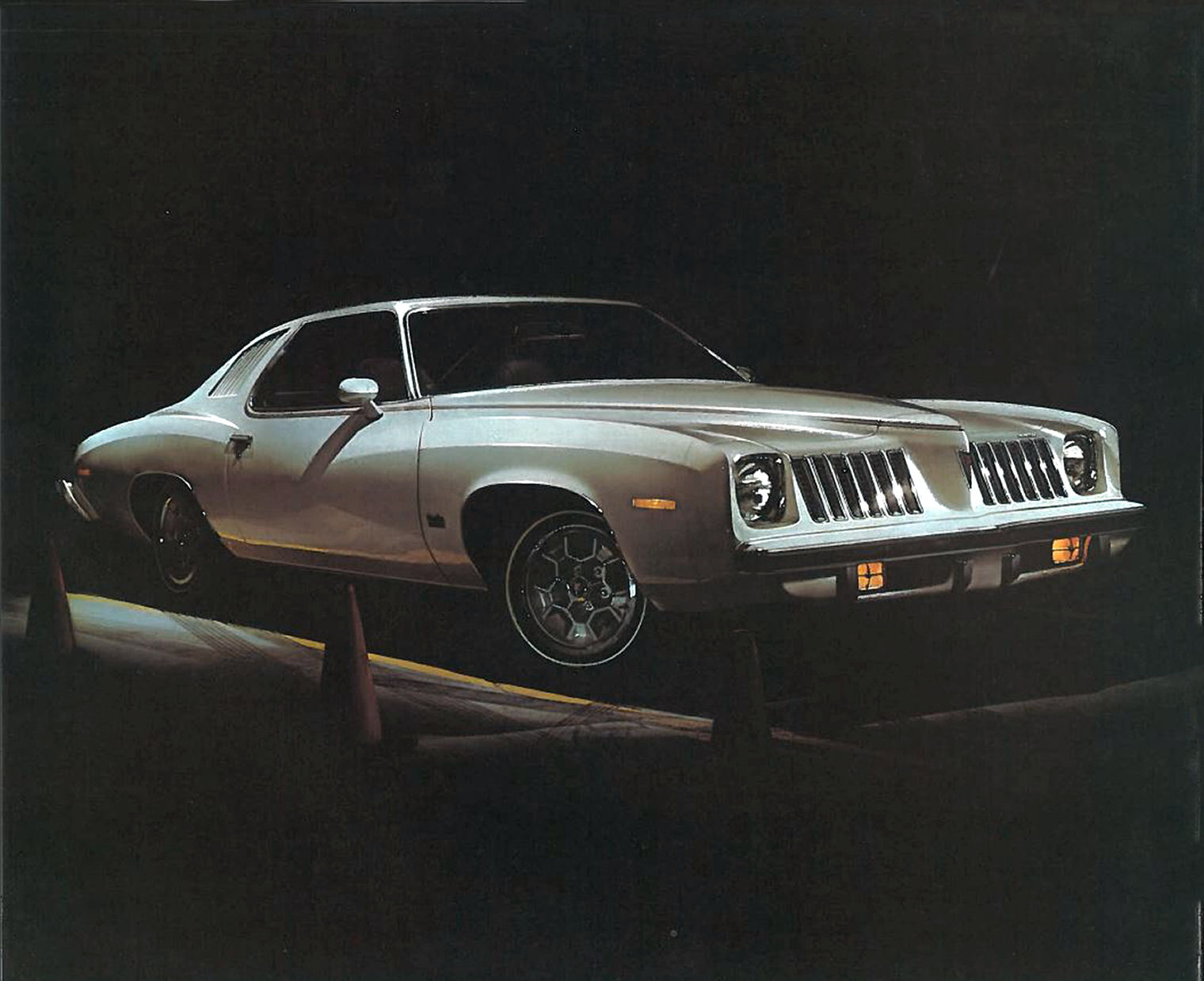 1974_Pontiac_LeMans__Grand_Am_Cdn-12