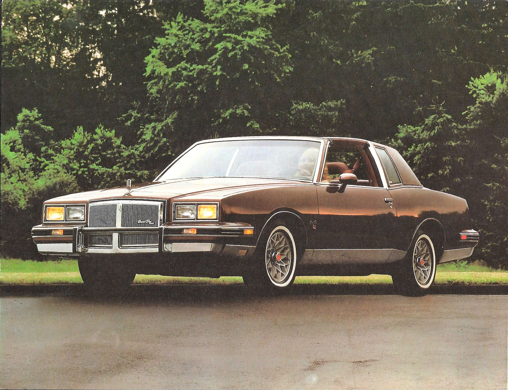 1982_Pontiac_Grand_Prix_Cdn-02