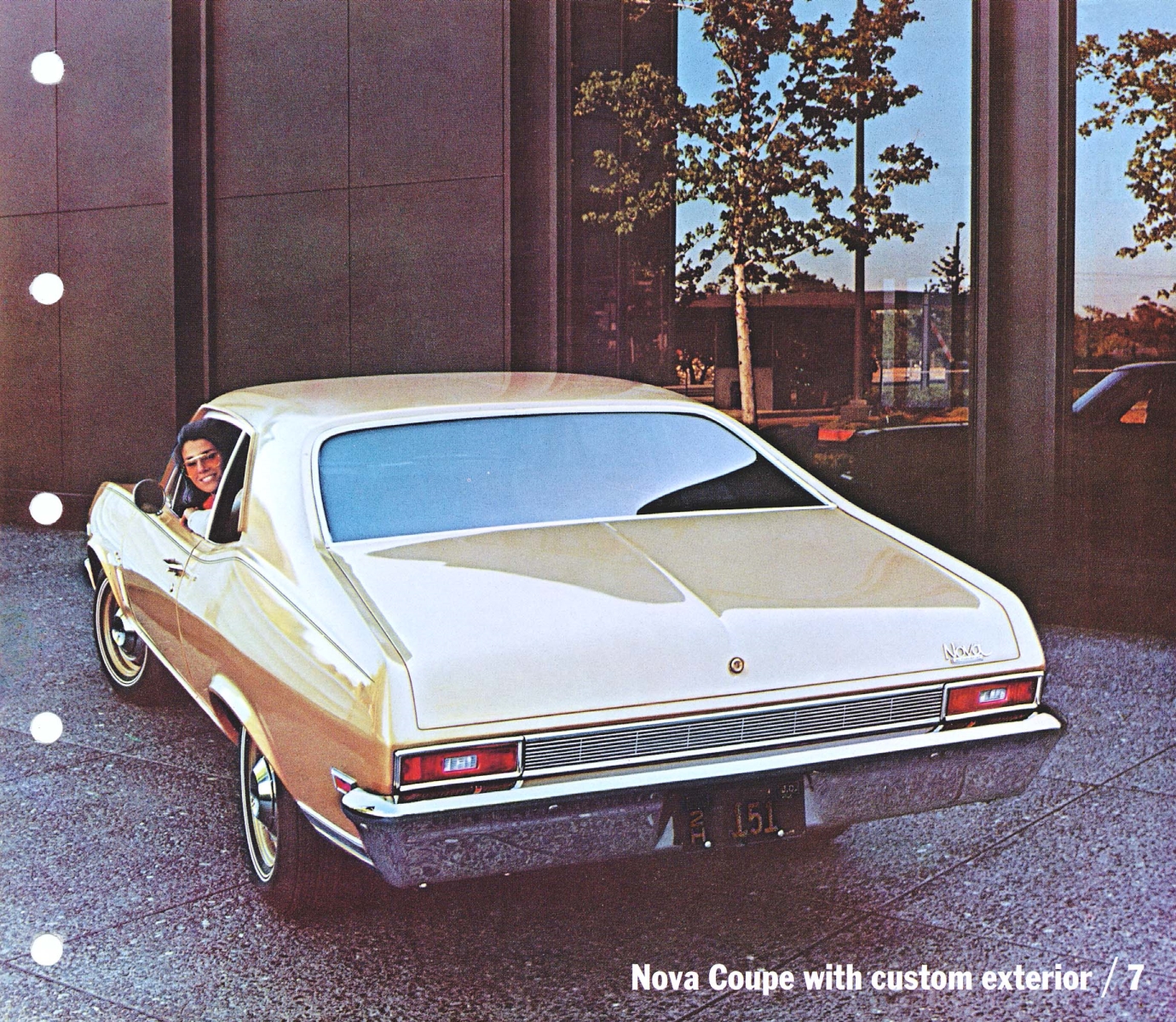1970_Chevrolet_Dealer_Album-06-07