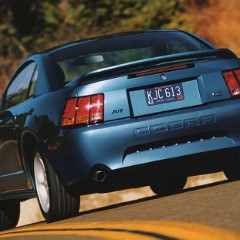 2000_Ford_SVT_Mustang_Cobra-11