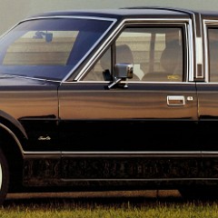 1988_Lincoln_Town_Car-02-03