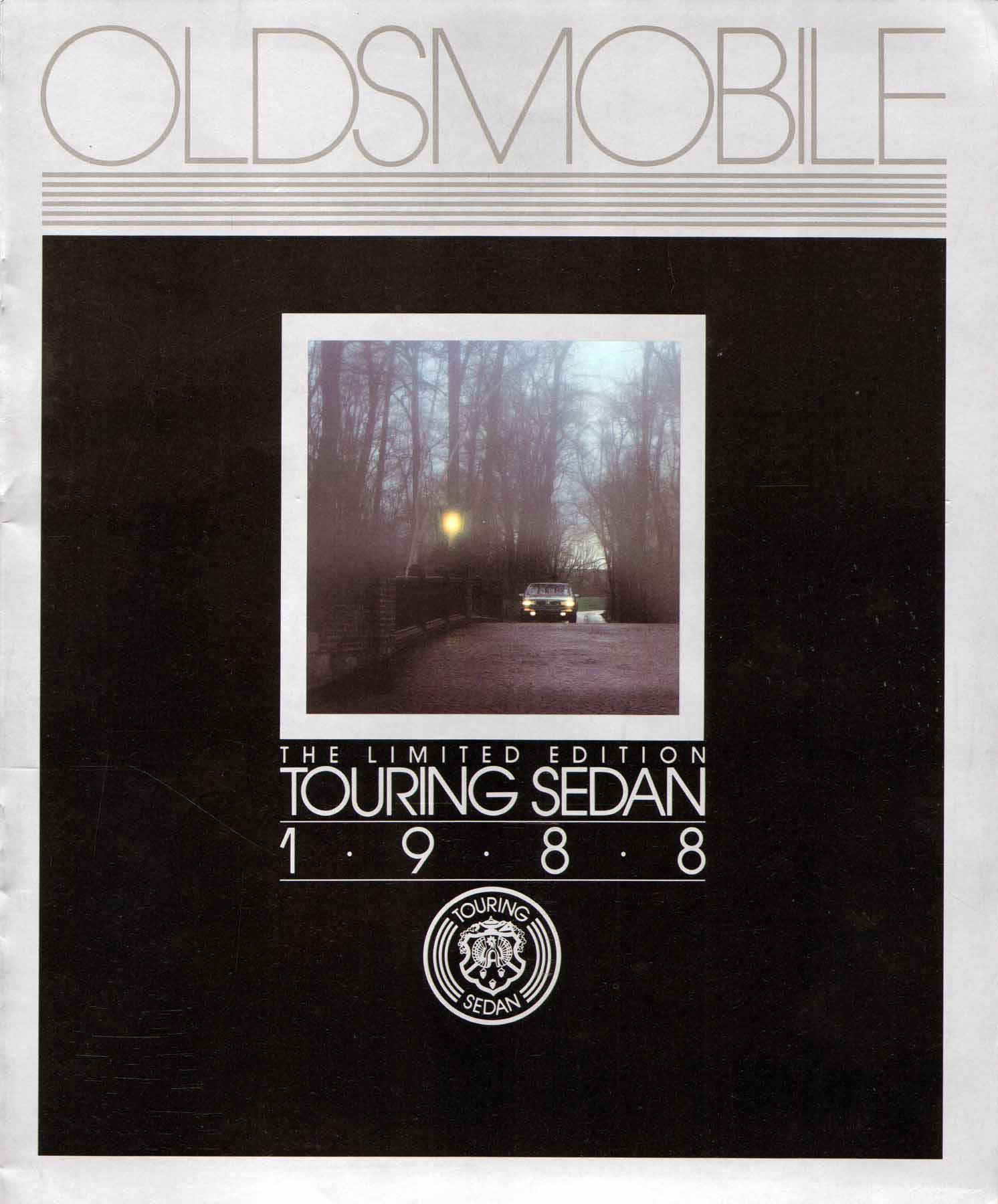1988_Oldsmobile_Touring_Sedan-01