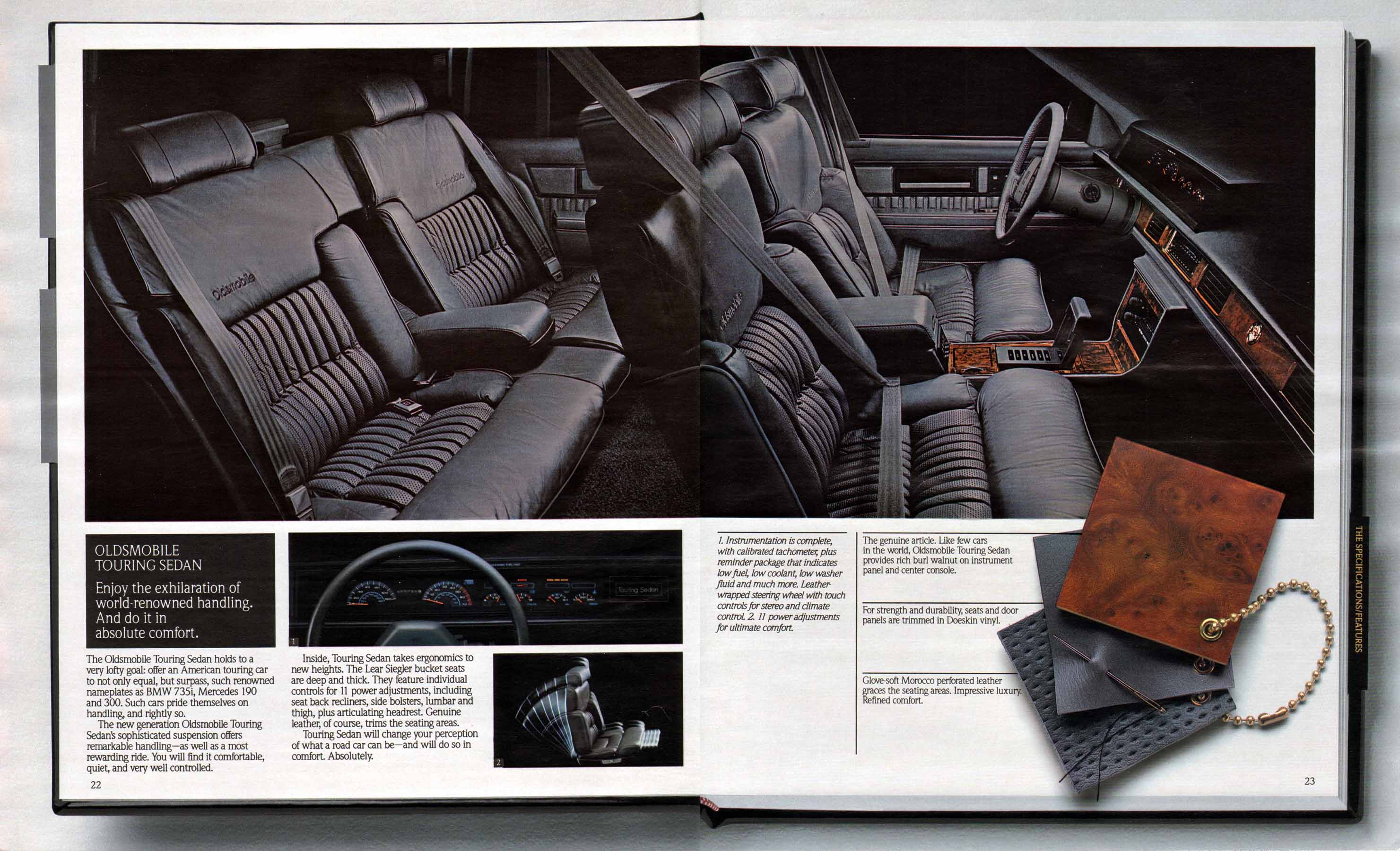 1989_Oldsmobile_Full_Size_Prestige-22-23