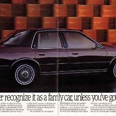1990_Oldsmobile_Cutlass_Prestige-28-29