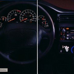 1994_Pontiac_Full_Line_Prestige-032-033