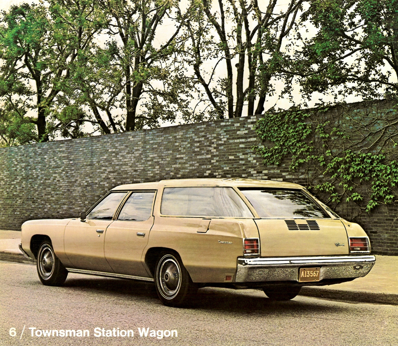 1971_Chevrolet_Dealer_Album-05-06