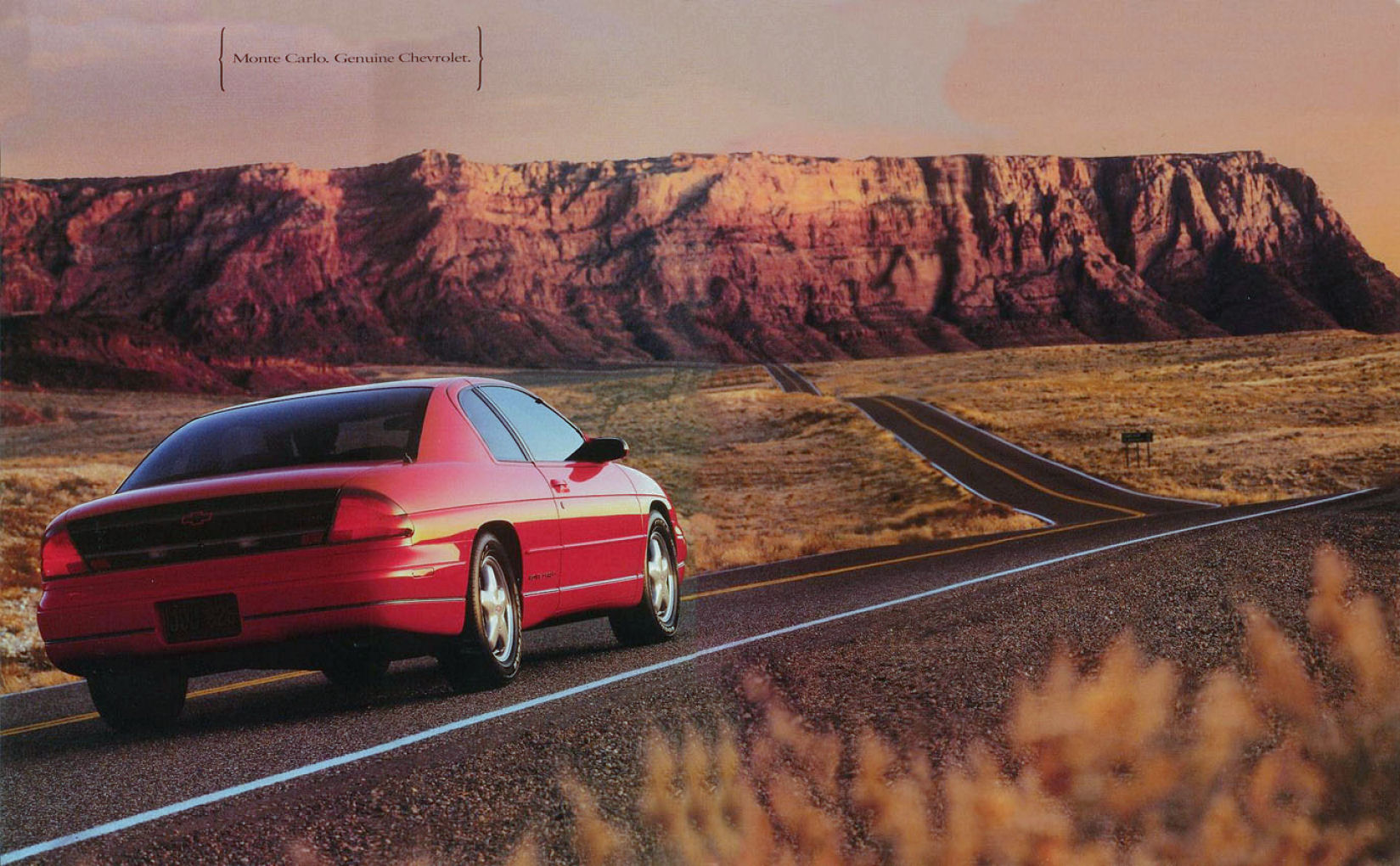 1995_Chevrolet_Monte_Carlo-32-33
