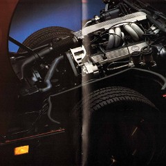 1985_Chevrolet_Corvette-36-37
