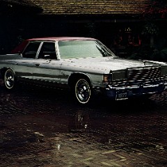 1977_Dodge_Monaco-07