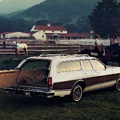 1977_Dodge_Monaco-09