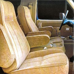 1986_Ford_Bronco-04