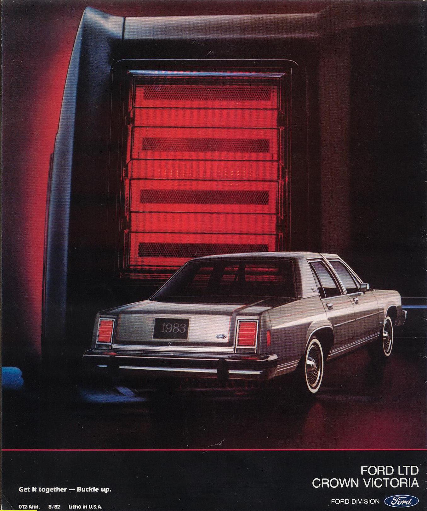 1983_Ford_LTD_Crown_Victoria-16