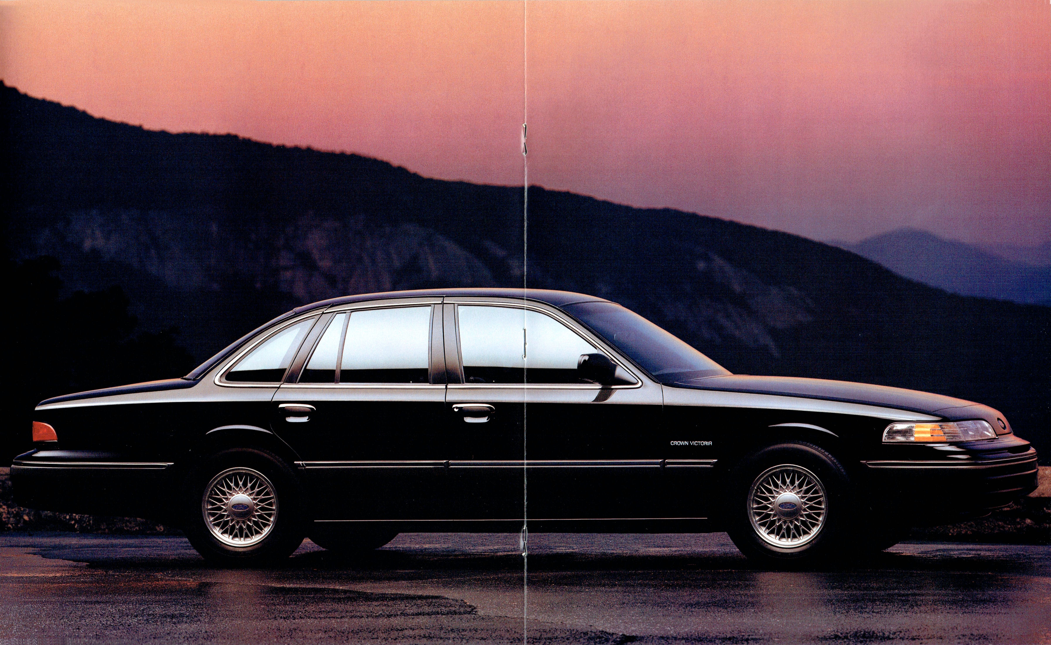 1992_Ford_Crown_Victoria-08-09