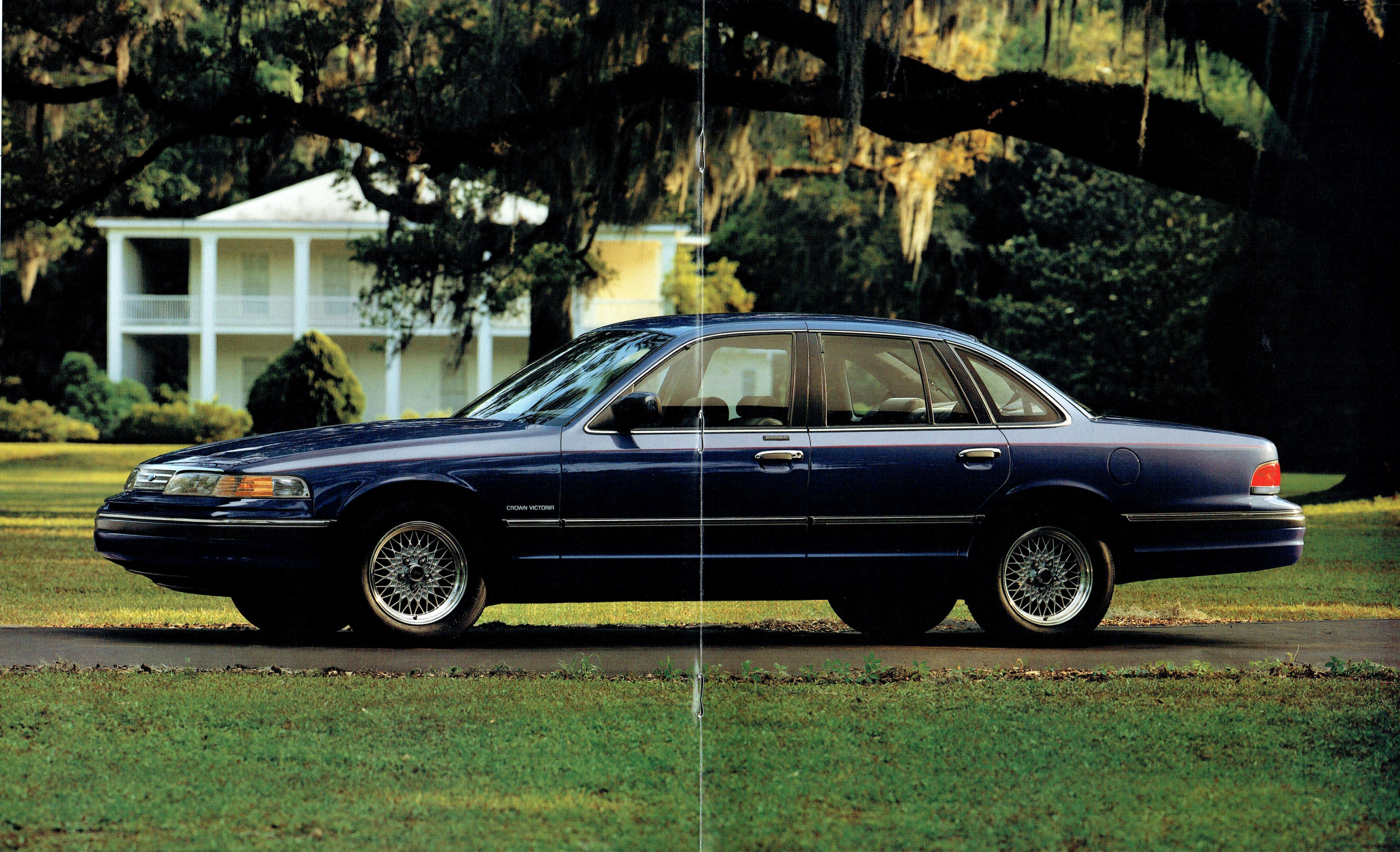 1994_Ford_Crown_Victoria-08-09