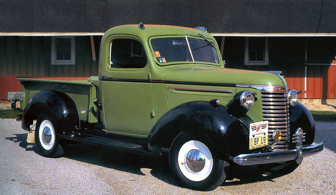 1940_Trucks_and_Vans