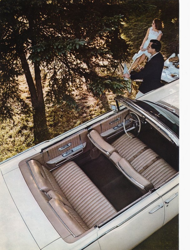 1965_Lincoln_Continental-12