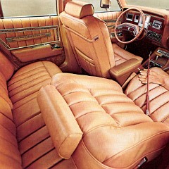 1977_Lincoln_Versailles-08