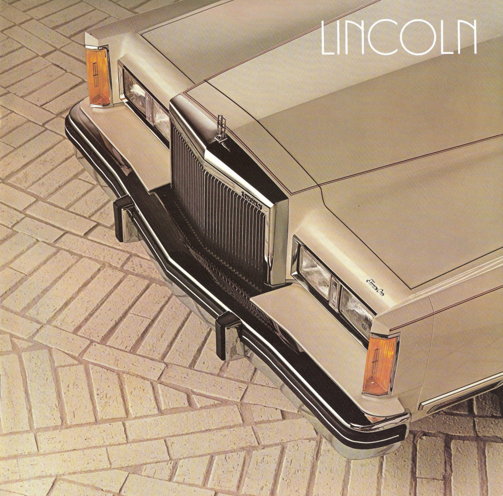 1982_Lincoln_Town_Car-01
