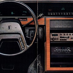 1986_Lincoln_Continental-10-11