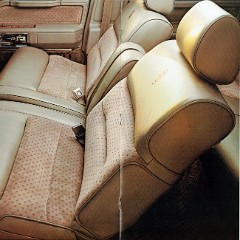 1986_Lincoln_Town_Car-12-13