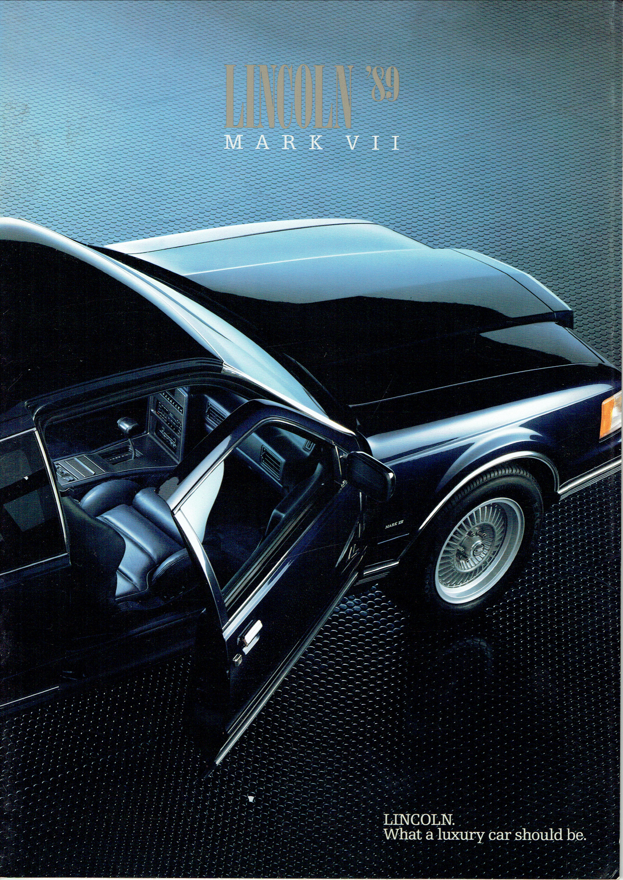 1989_Lincoln_Mark_VII-01