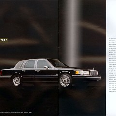 1992_Lincoln_Town_Car-28-29