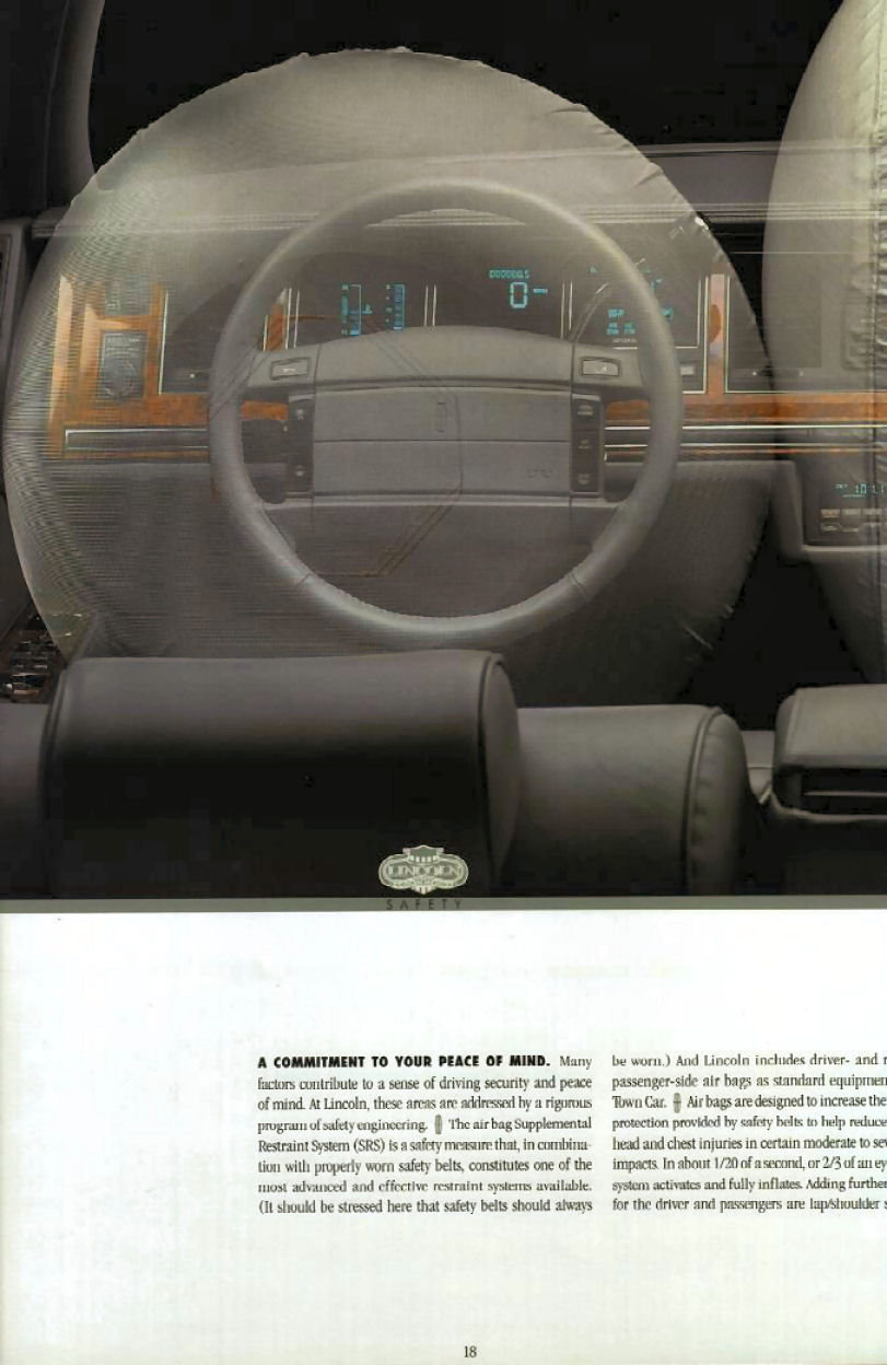 1993_Lincoln_Town_Car-12