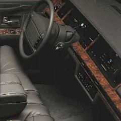 1993_Lincoln_Town_Car-08
