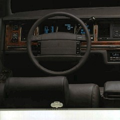 1993_Lincoln_Town_Car-10