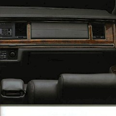 1993_Lincoln_Town_Car-11