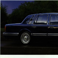 1994_Lincoln_Town_Car-03