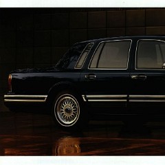 1994_Lincoln_Town_Car-19