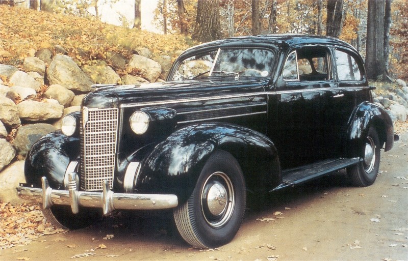 1937_Oldsmobile