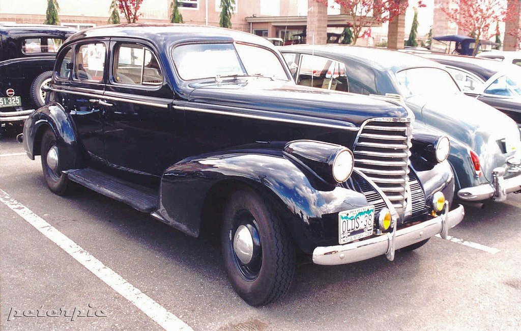 1938_Oldsmobile