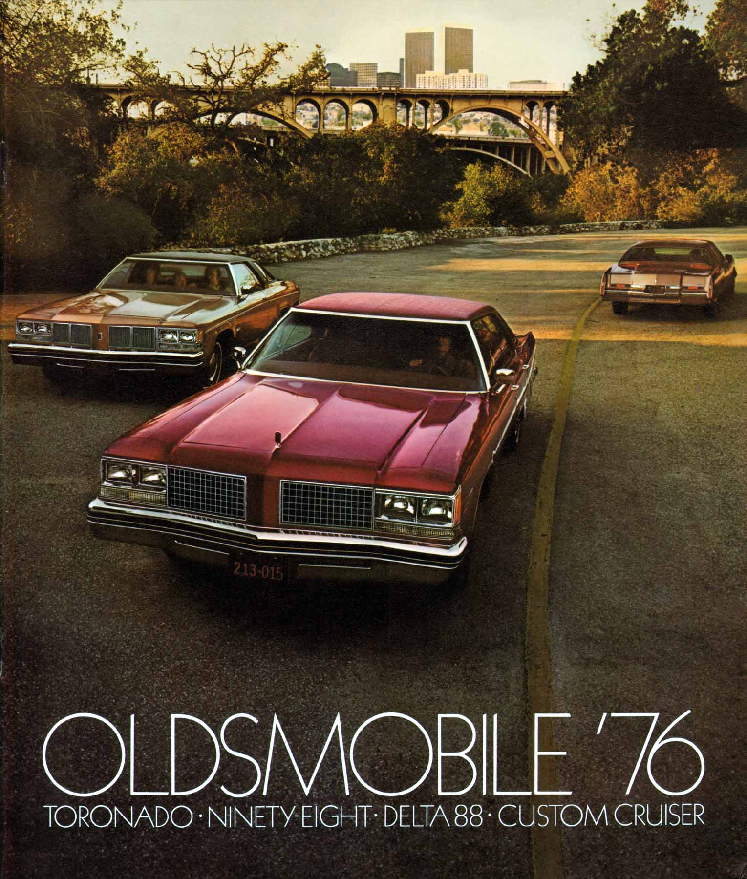 1976_Oldsmobile_Full_Size-01