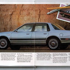 1989_Oldsmobile_Cutlass_Prestige-26-27