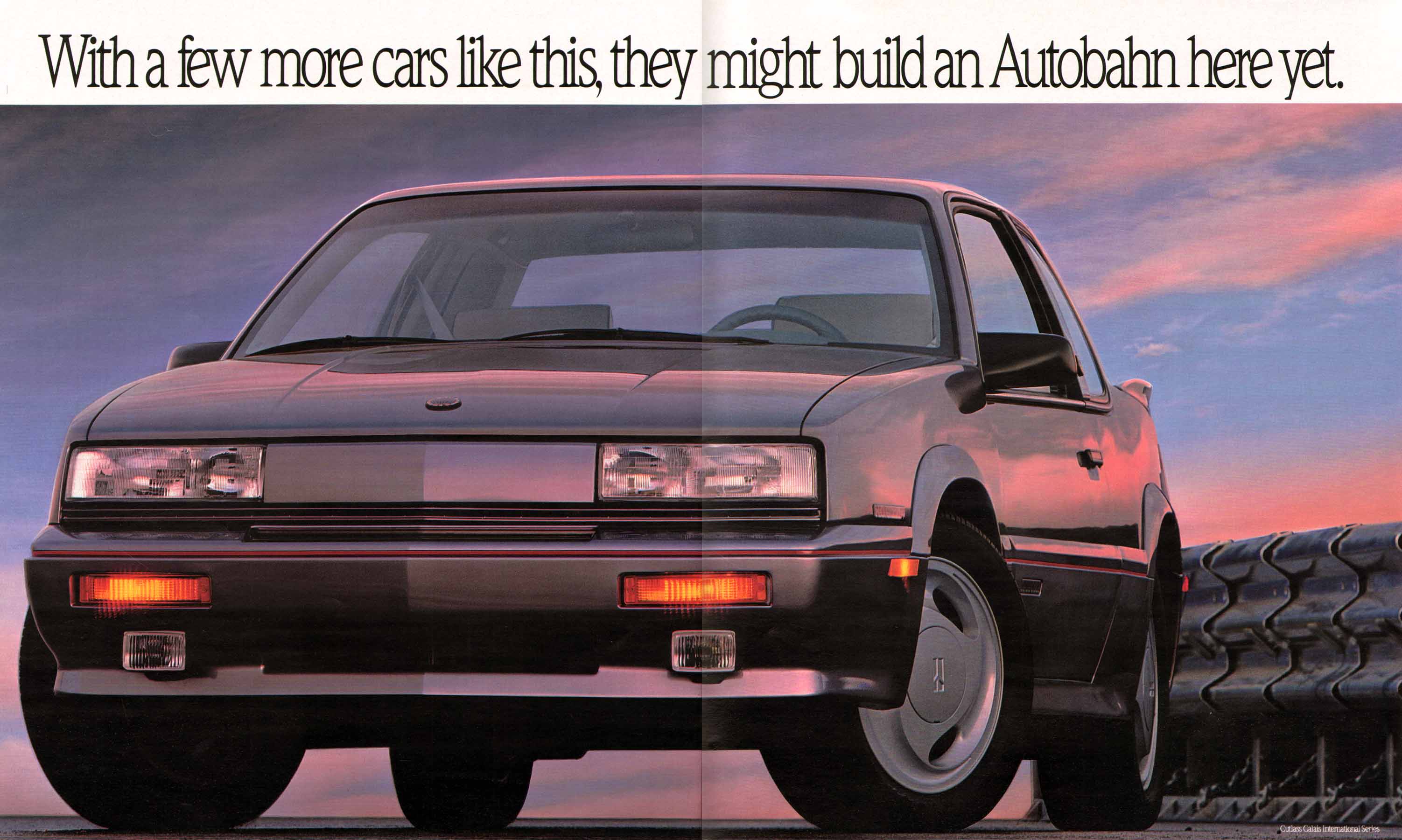 1990_Oldsmobile_Cutlass_Prestige-38-39