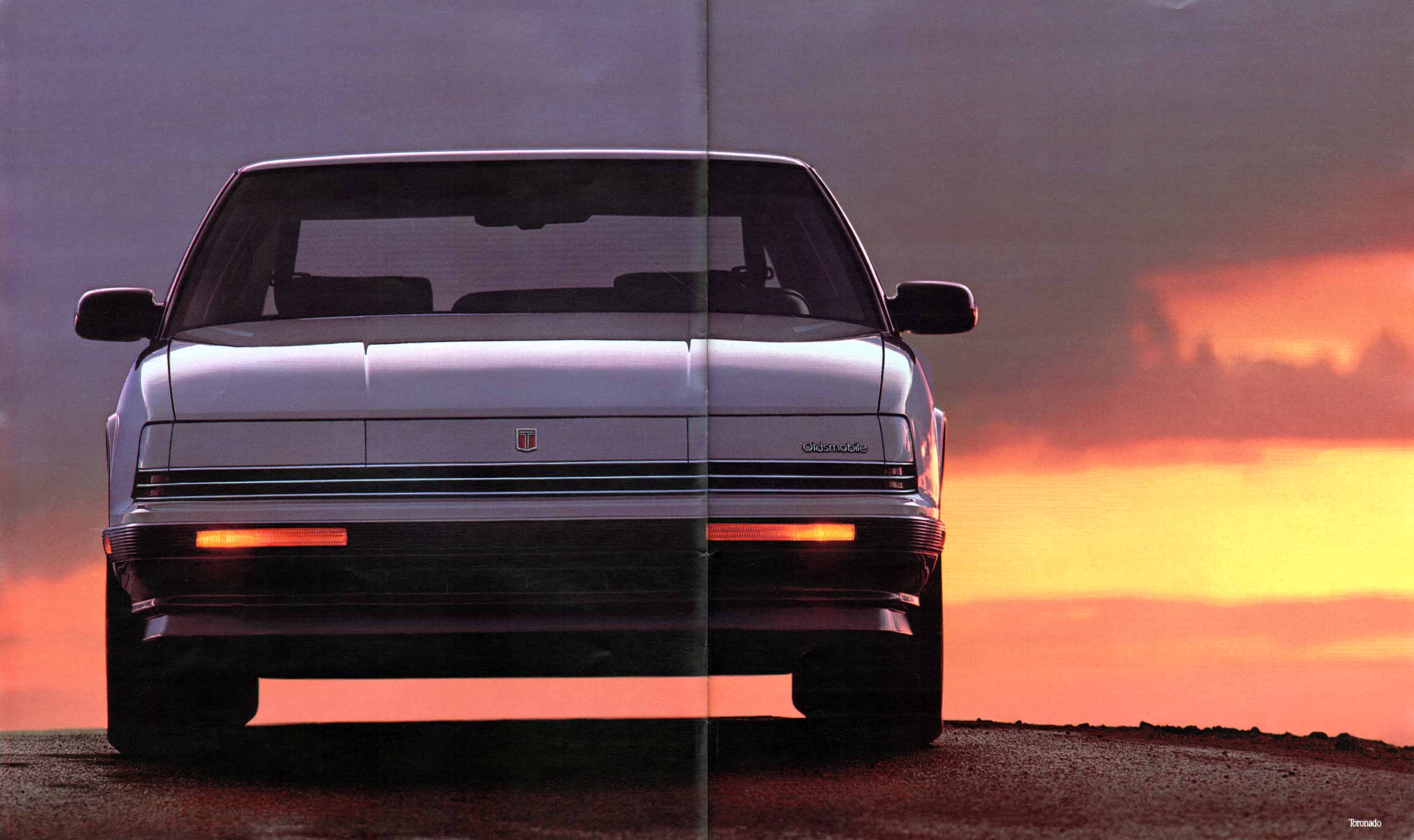1990_Oldsmobile_Full_Size_Prestige-12-13