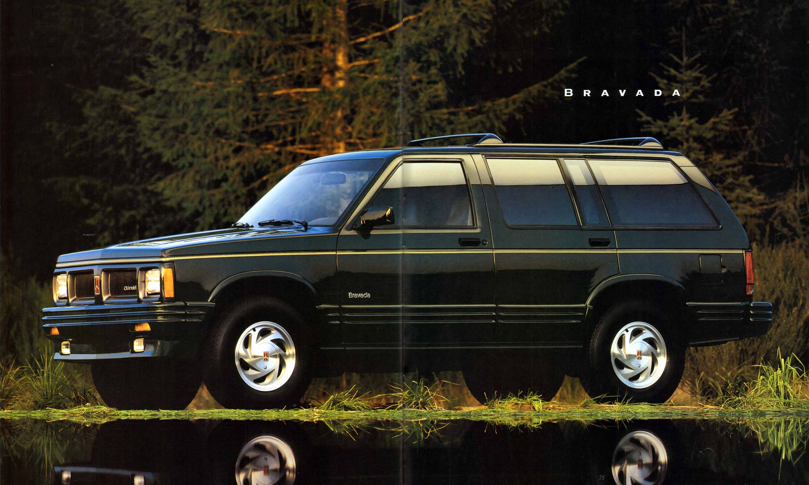 1993_Oldsmobile_Full_Line_Prestige-74-75