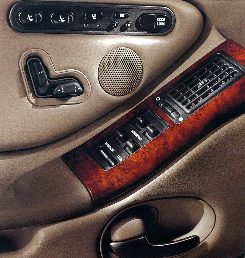 1997_Oldsmobile_Aurora-25