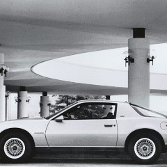 1983-Pontiac-Firebird-Press-Photos