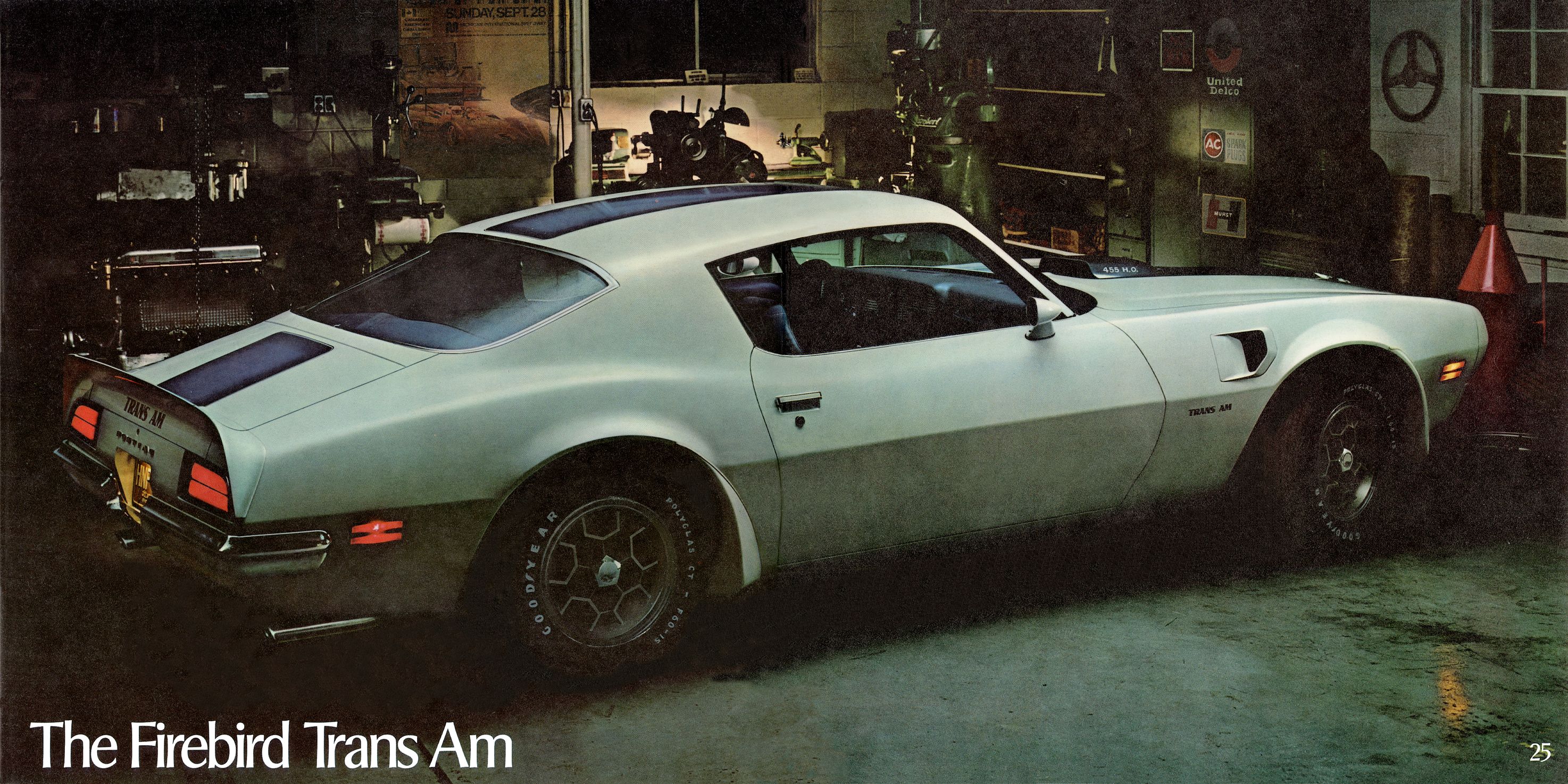 1971_Pontiac_Performance_Cars-24-25