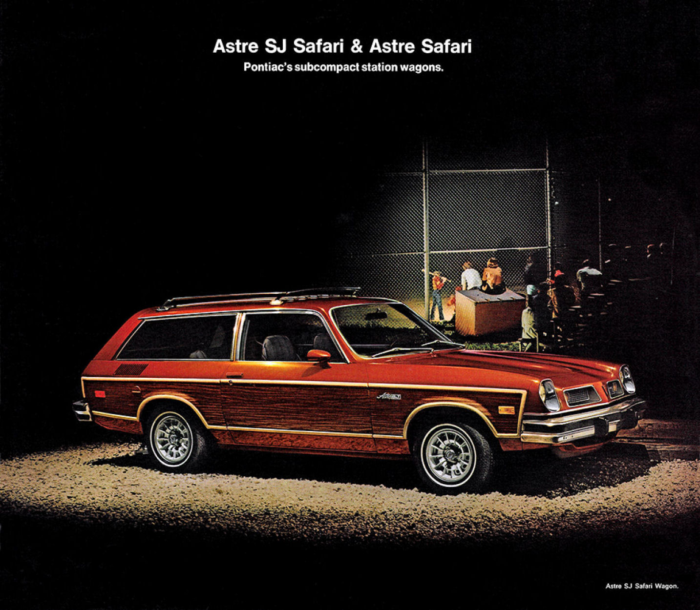 1975_Pontiac_Safari_Wagons-06