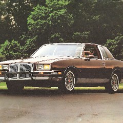 1982_Pontiac_Grand_Prix_Cdn-02