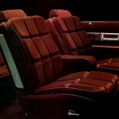 1983_Pontiac_Grand_Prix_Cdn-05