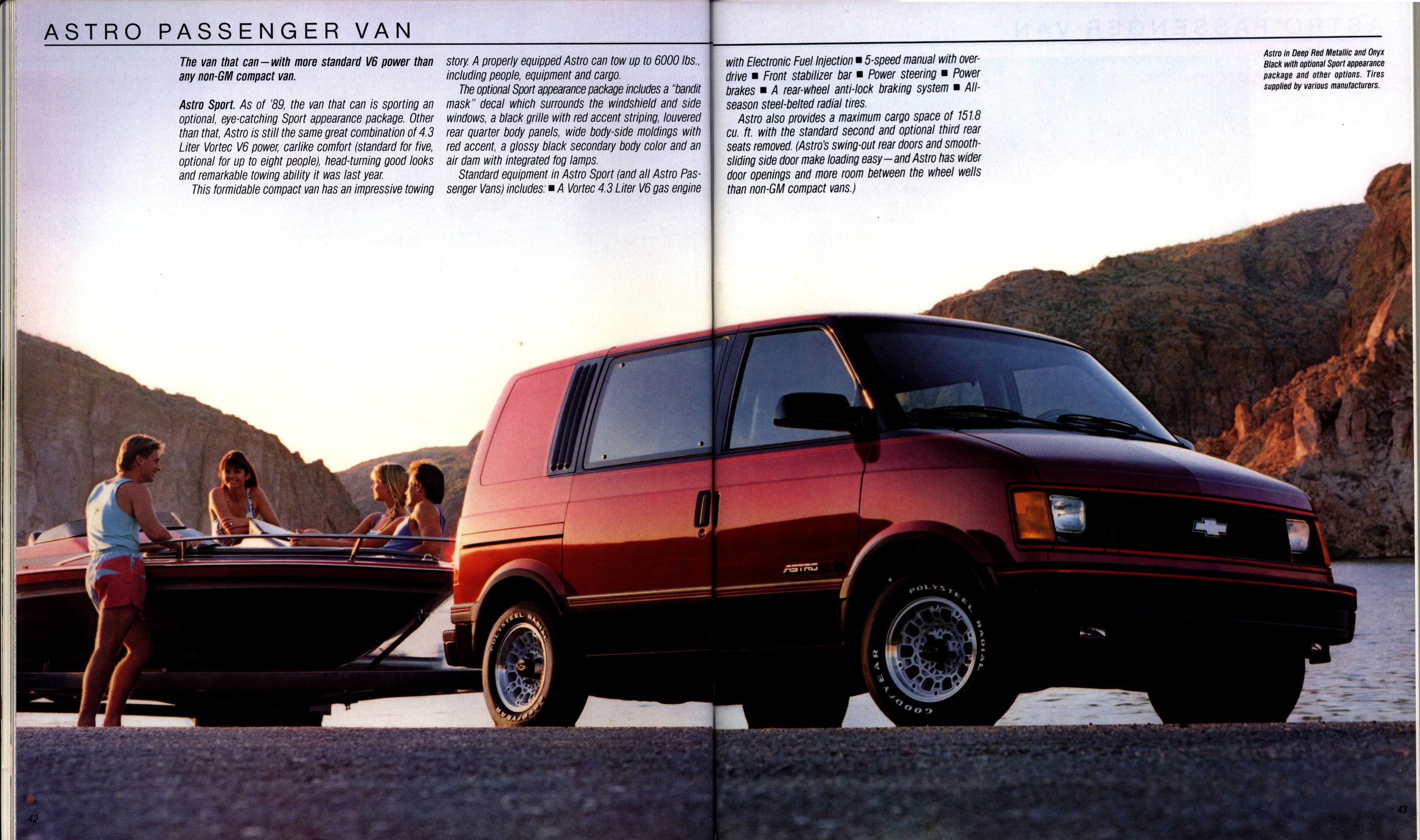 1989 Chevrolet Trucks Full Line Brochure 42-43
